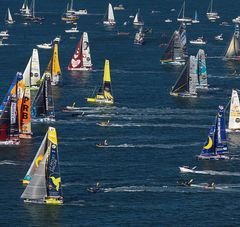 Vue aérienne de voiliers sur la course Vendée Globe